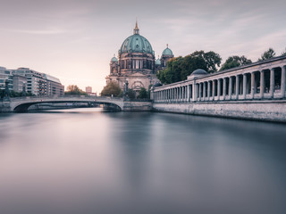 Berliner Dom im Herbst