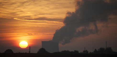 Fototapeta premium Energie - Wind - Sonne - Atomenergie