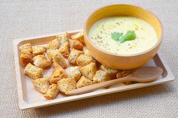 Soups, creamed corn with Crouton
