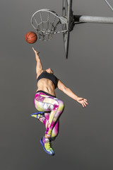Sportlerin beim Basketball © Stefan Schurr