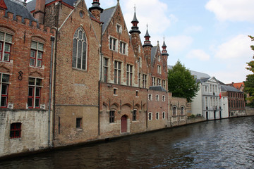 Naklejka premium Canal au coeur de la Bruges médiévale, Belgique