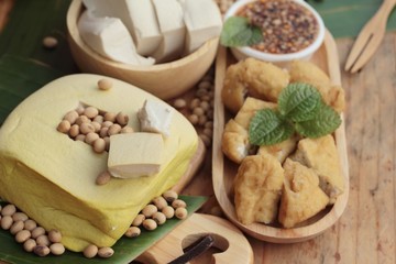 Fototapeta premium Fried tofu, chinese vegetarian food with sauce.