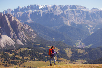 Fototapeta premium tourist girl at the Dolomites