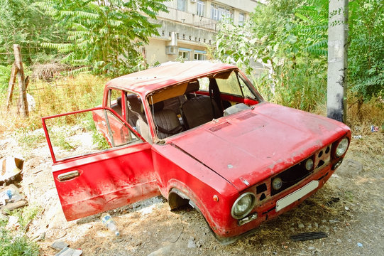 The old broken car