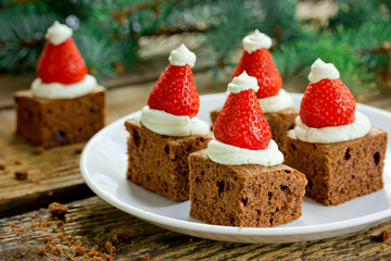 Santa hat mini brownies – healthy Christmas party dinner menu