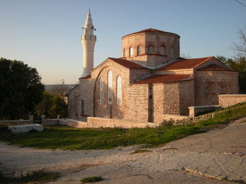 K&uuml;&ccedil;&uuml;k Ayasofya
