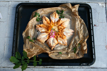 Organic, Lifestyle ricotta, Pesto, Blätterteig, Blume, Country. Werbetafel, copyspace, urban