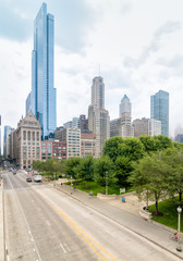 Fototapeta na wymiar Cityscape of Chicago downtown from the Nichols Bridgeway pedestrian bridge in cloudy day. 
