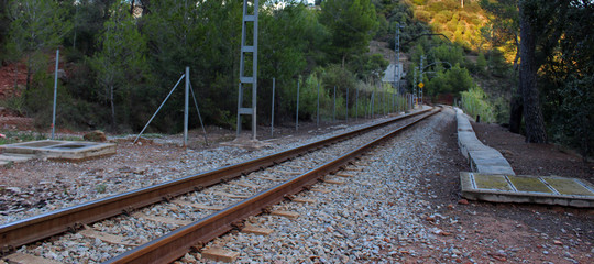 Obraz premium Vias de tren de cercanías