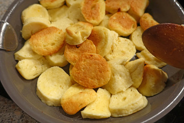 rondelles de quenelle à la poêle