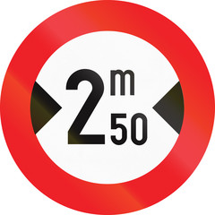 Belgian regulatory road sign - Width limit