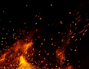 Rolgordijnen Vlam vuur vlammen met vonken op een zwarte achtergrond