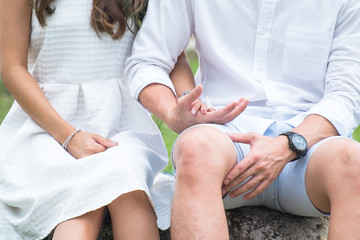 Obraz premium lovely couple holding their hands together