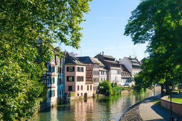 Traditional houses in La Petite France, Strasbourg, Alsace, Fran - obrazy, fototapety, plakaty