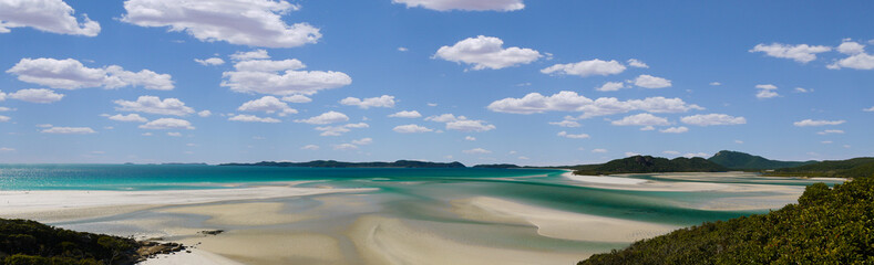 Fototapeta na wymiar Panorama of Whitehaven Beach in the state of Queensland in Australia