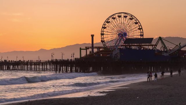 Day To Night Timelapse of the Ferris Wheel on the Santa Monica Pier, California