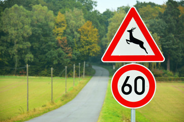 Achtung Wildwechsel mit Geschwindigkeitsbegrenzung