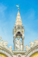 Decoration Elements at roof of Basilica San Marco in Venice, Ita