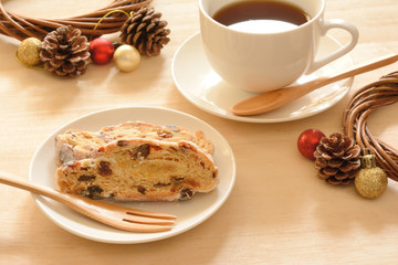 シュトレンとコーヒー　クリスマスオーナメント

