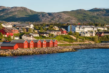Fototapeten Red houses on the bay of Alta, Norway © Anibal Trejo