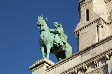 Fototapeta na wymiar King Saint Louis Statue Sacre Coeur Paris France