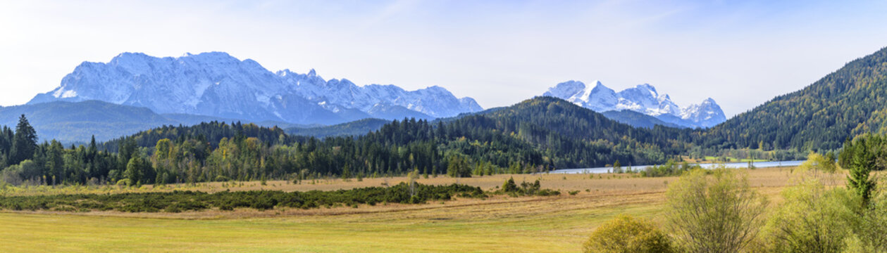 imposante Bergwelt bei Kr&uuml;n im Werdenfelser Land