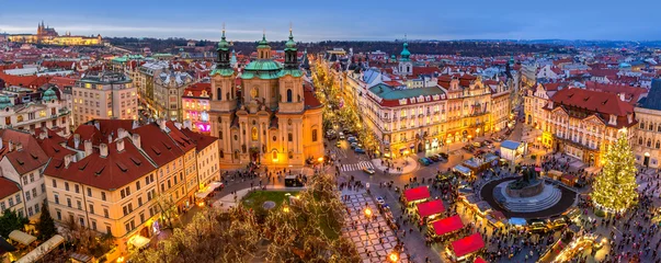 Poster Panorama der Altstadt von Prag zur Weihnachtszeit. © Rostislav Glinsky