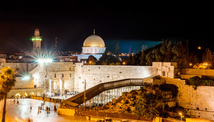 Fototapeta na wymiar panoramic view with dome of the rock in historical center of jerusalem by night