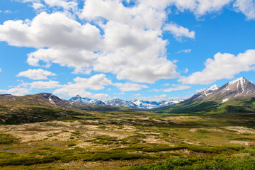 Fototapeta premium Haines Highway- Kluane NationalPark- Yukon Territory- British Columbia The views along this highway are absolutely spectacular, from deep valleys to glacial mountains.