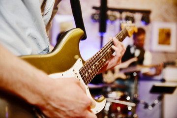 Fototapeta premium zespół grający na imprezie, gitara elektryczna,