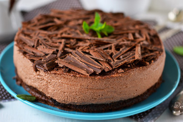 Chocolate cheesecake with mascarpone, chocolate biscuit and ganache