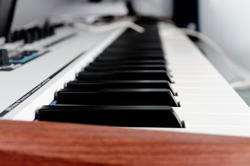 Synth keyboard
