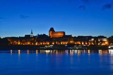 Fototapeta na wymiar Torun city night view