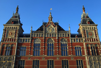 Fototapeta na wymiar Amsterdam Central Train Station(Centraal)