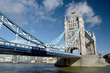 Fototapeta na wymiar Tower Bridge on the River Thames in London