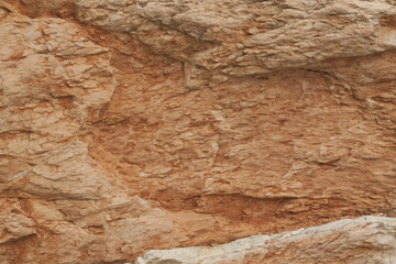 roccia rossa mura di pietra