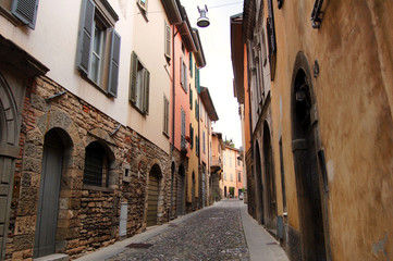 Fototapeta na wymiar Small Italian street