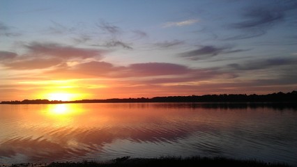 Fototapeta na wymiar Sunset on the Dnepr river