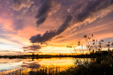 Obraz premium sunset on the lake landscape