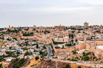 Fototapeta na wymiar panoramic view of mount of olives and historic center of jerusalem