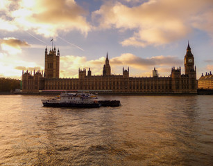Fototapeta na wymiar Parliament golden light