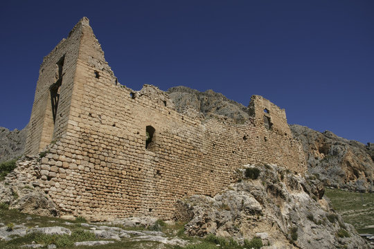 Ruinas del antiguo castillo del municipio de Bedmar, Ja&eacute;n
