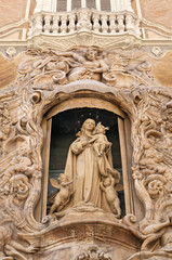 Fototapeta na wymiar Sculpture on the front gate of Palacio del Marques de Dos Aguas Valencia