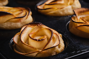puff pastry with apple shaped roses