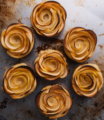 Obraz na płótnie Canvas puff pastry with apple shaped roses