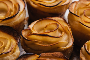 puff pastry with apple shaped roses