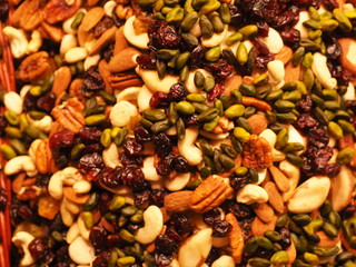 Nussmischung  in einer Markthalle 