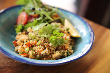  salad with quinoa and salmon