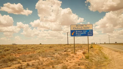 Fotobehang Verkeersteken in de outback, Australië © kentauros