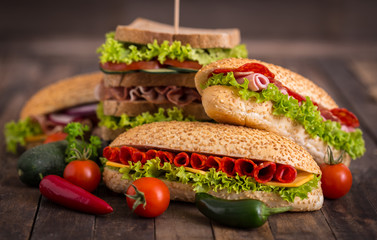 Sandwiches with ham and cheese